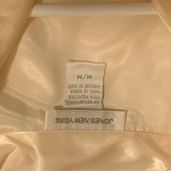 Jones New York silk intimate honey cream with embroidered pocket and navy trim - Picture 4 of 5